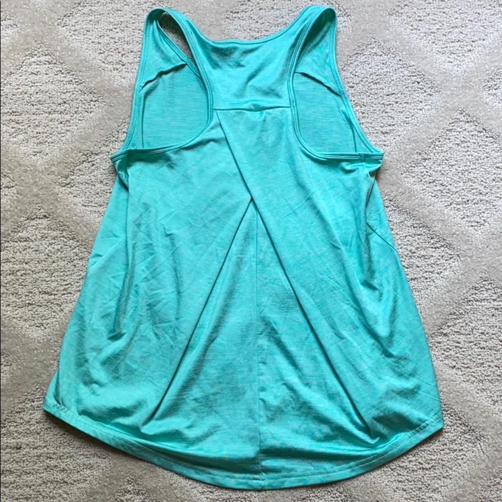 Women’s workout tank - Picture 4 of 4